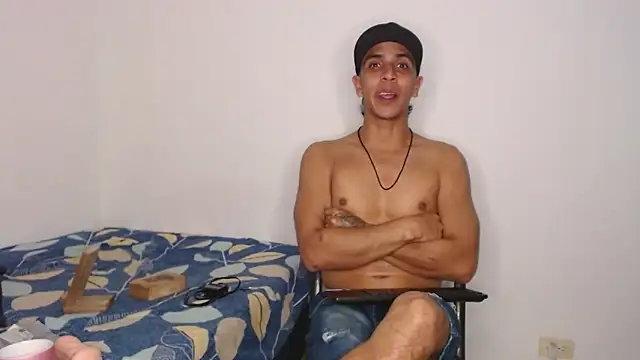 Monkey_uchiha777 live sex cam