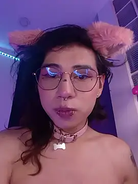 Sweet-SharoKitty live sex cam