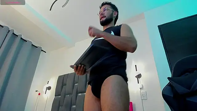 noah_corvelle live sex cam