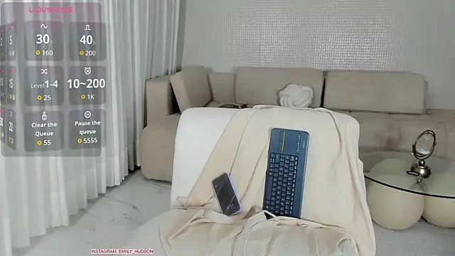 emily_huddson_ live sex cam