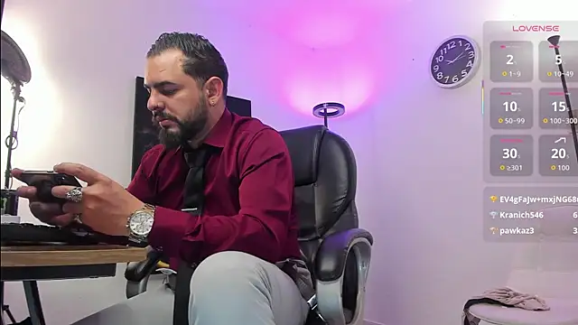 Ethan_Castellano live sex cam