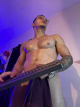 Matt_your_master_ live sex cam