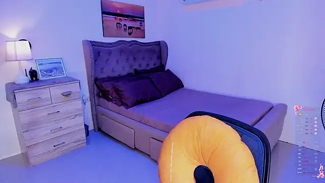 BombshellPH's Stripchat show and profile