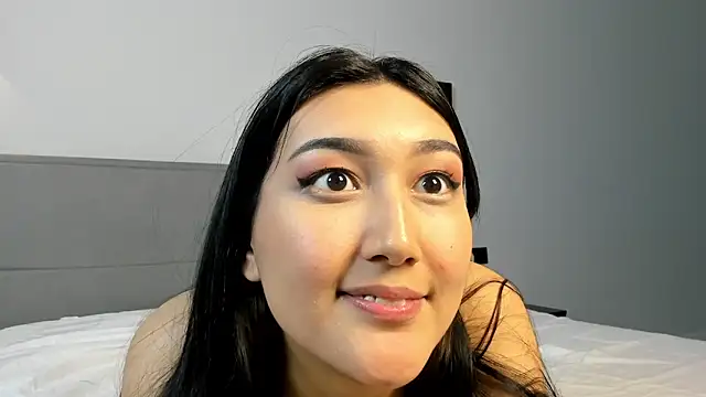 Yunamini live sex cam