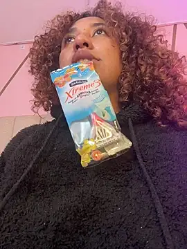 lauraltt live sex cam