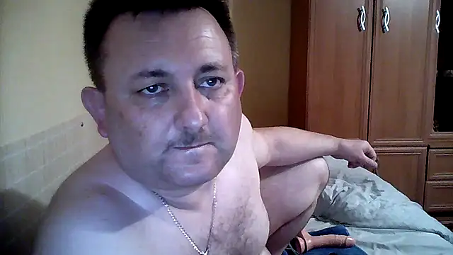 Novy73's Stripchat show and profile