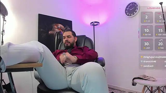 Ethan_Castellano live sex cam