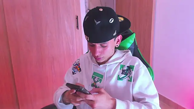 Skinny_batman live sex cam