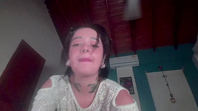 ariana-white- live sex cam