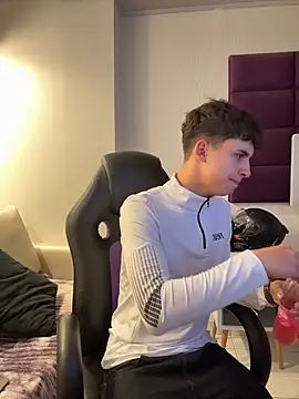 AdrianRinaldi live sex cam