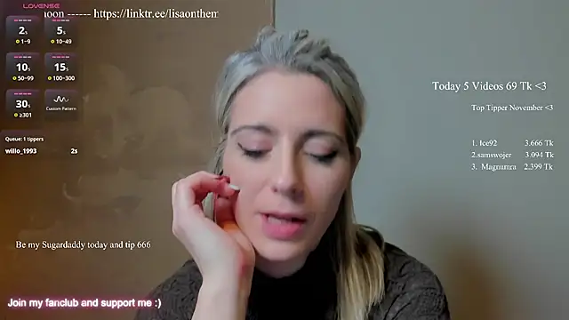 Lisaonthemoon live sex cam