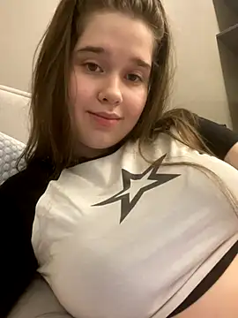 HornyGirlH live sex cam