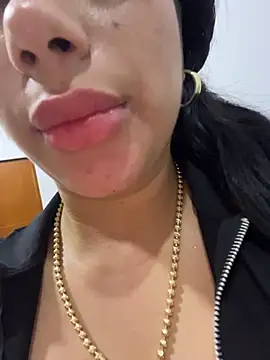 kiim_taaylor live sex cam