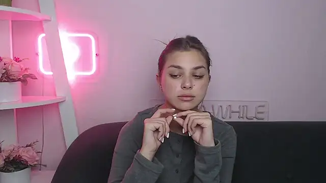 MilanaAngelAs live sex cam