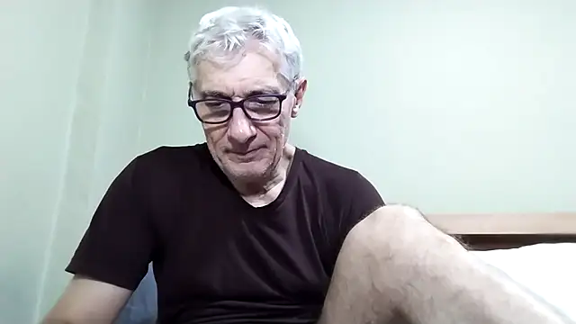 BIGUNCUTHARDCOCK live sex cam