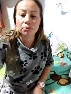 LaraCaliente live sex cam