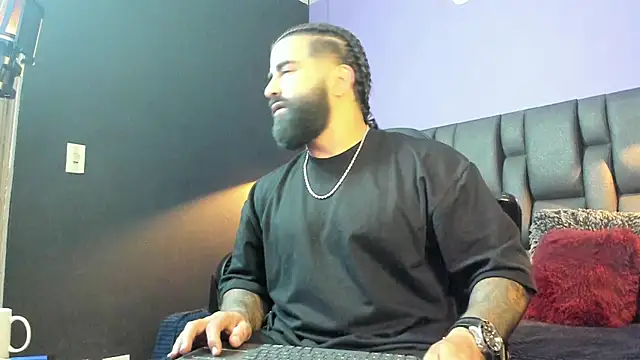 Lyon_vach live sex cam