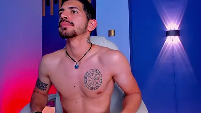 AlejandroStormm live sex cam