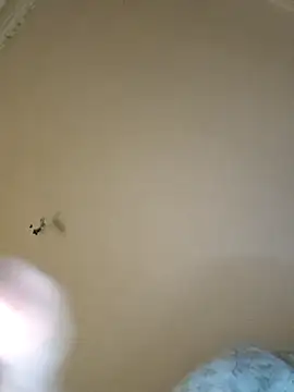 Virginass2000 live sex cam