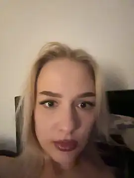 DaryaDoll live sex cam