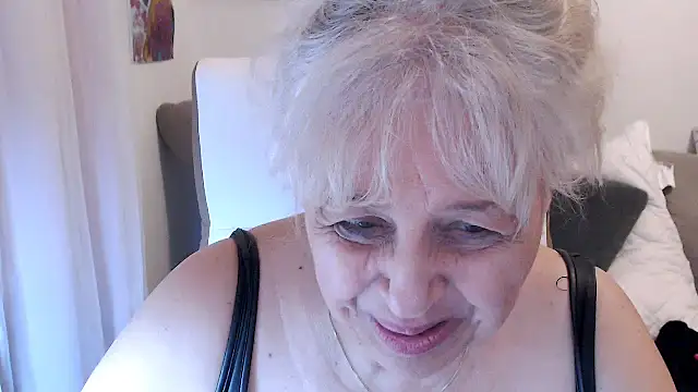 SusiLifeXXX live sex cam