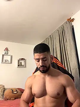 Ezzio_Scolaro live sex cam