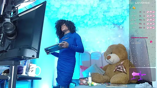 puca_ebony's Stripchat show and profile