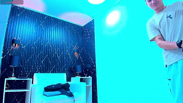 jeic_18's Stripchat show and profile