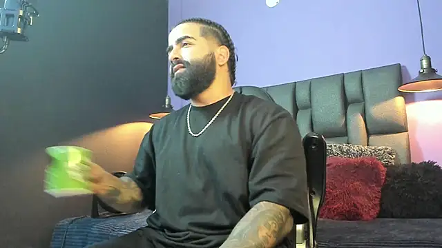 Lyon_vach live sex cam