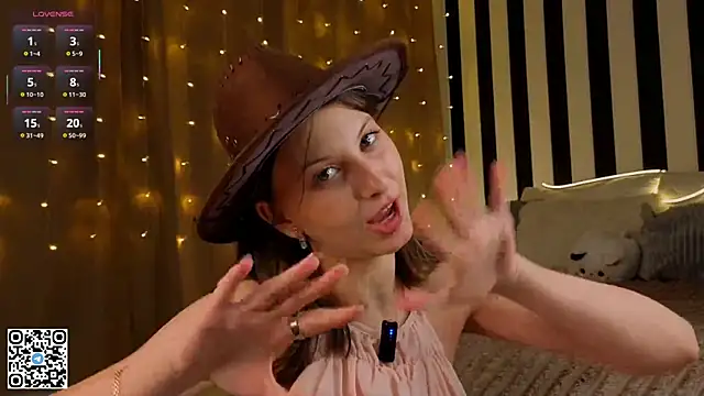 LorinaMaffitt live sex cam