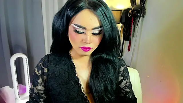 DominaAurumXXX live sex cam