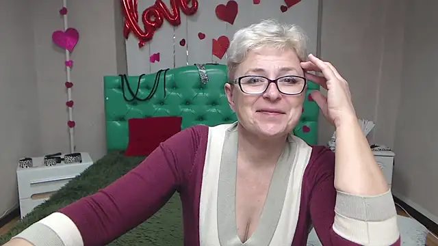 EmiliaGree live sex cam