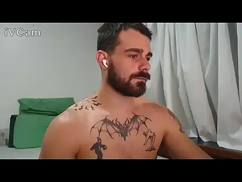 MauricioHot42 live sex cam