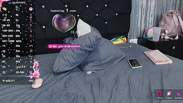 Alicee_Moonn live sex cam