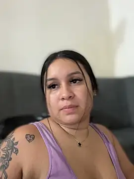 Pretty_Isadora live sex cam