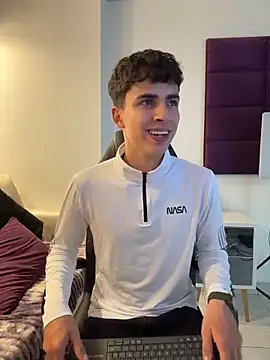 AdrianRinaldi live sex cam