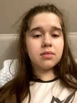 HornyGirlH live sex cam