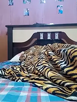 Cachorrinha2025 live sex cam