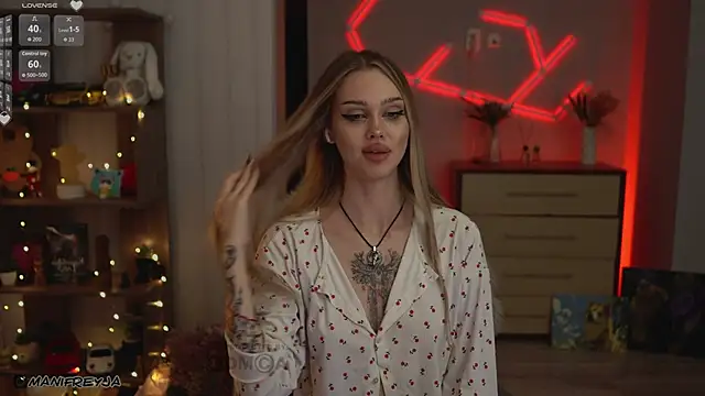 ManiFreyja live sex cam