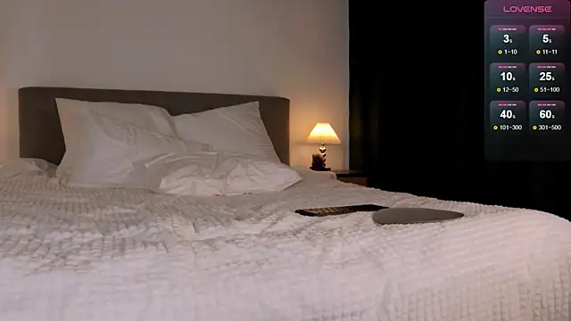 WOW-PeaCH-Girl live sex cam