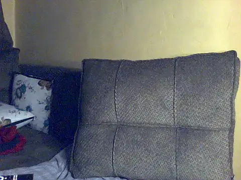 petite_clara24's Stripchat show and profile