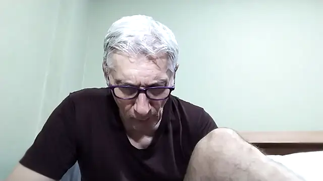 BIGUNCUTHARDCOCK live sex cam