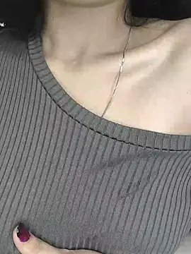 KARISHMA-STRIP live sex cam