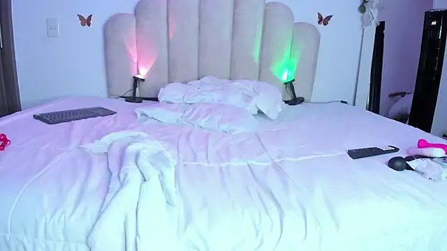 NaomiAsha live sex cam