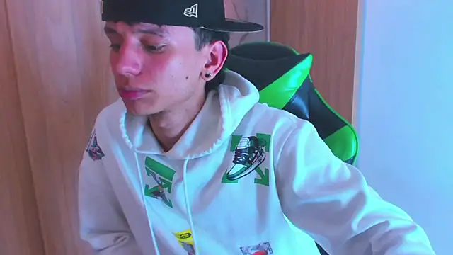 Skinny_batman live sex cam