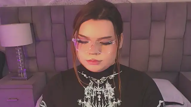 Maxxxine1 live sex cam