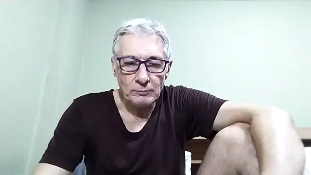 BIGUNCUTHARDCOCK live sex cam