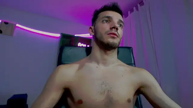 DominicValente live sex cam