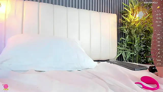 SaraRiley live sex cam