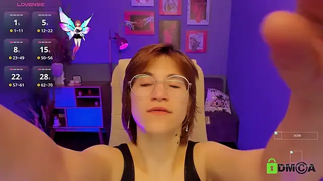 Moon13152 live sex cam